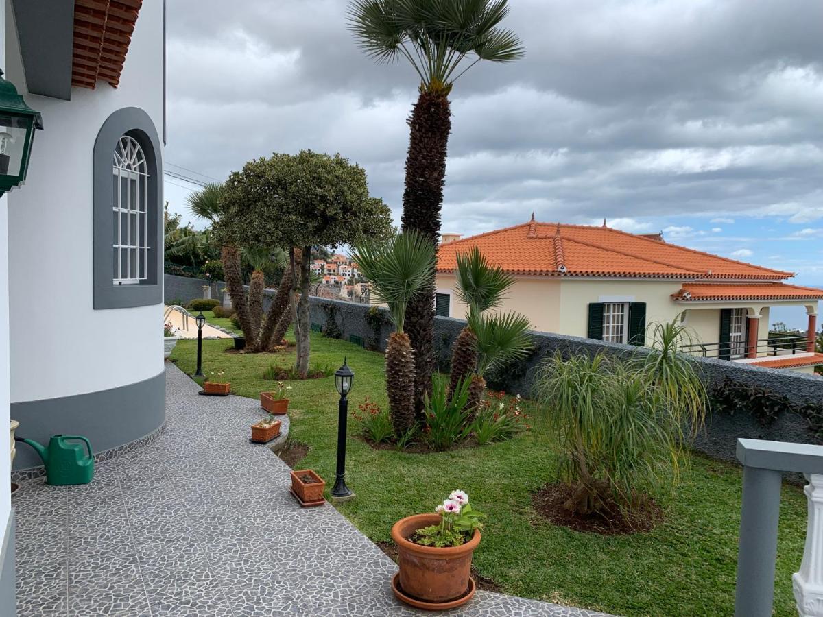 Appartement Apt- Sleeps 2 - Pool & Parking - Madeira